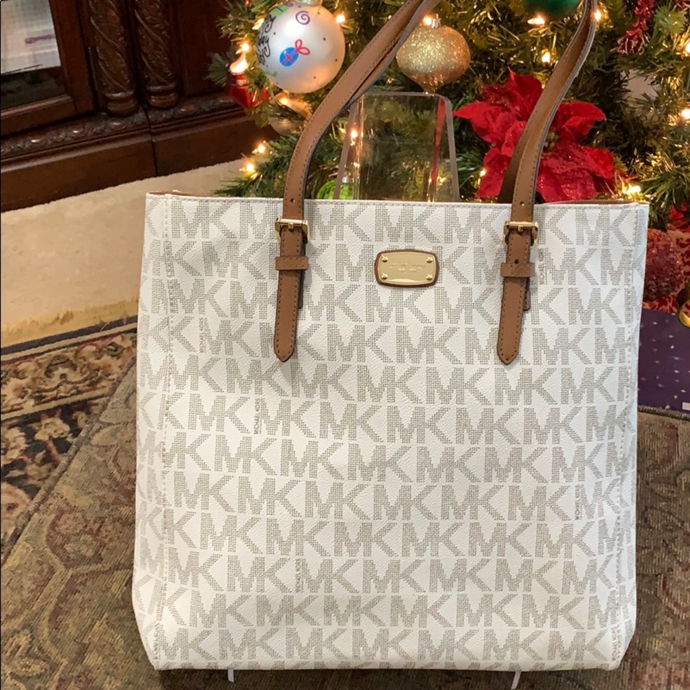 Michael Kors Tote New. Tag missing...